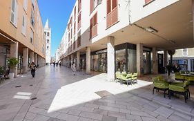 Aura Exclusive Apartment & Room